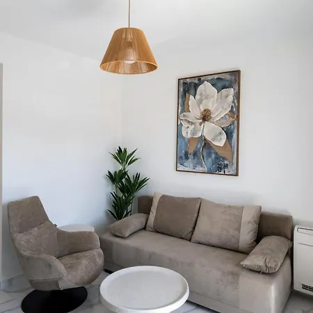 Urban Nest Apartment