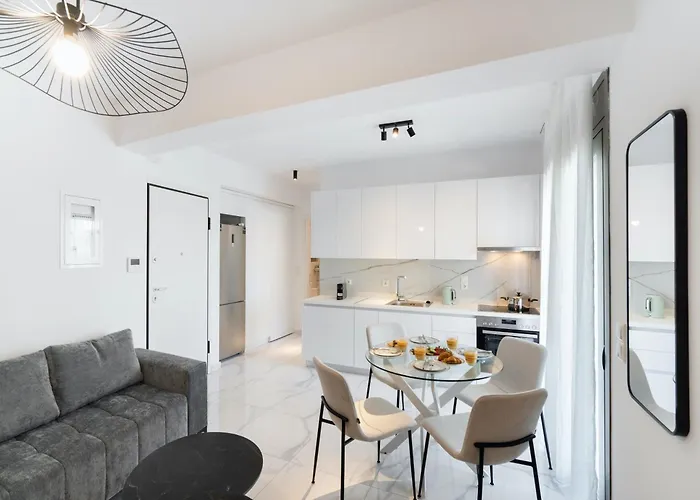 Urban Nest Apartment