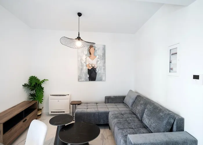 Urban Nest Apartment